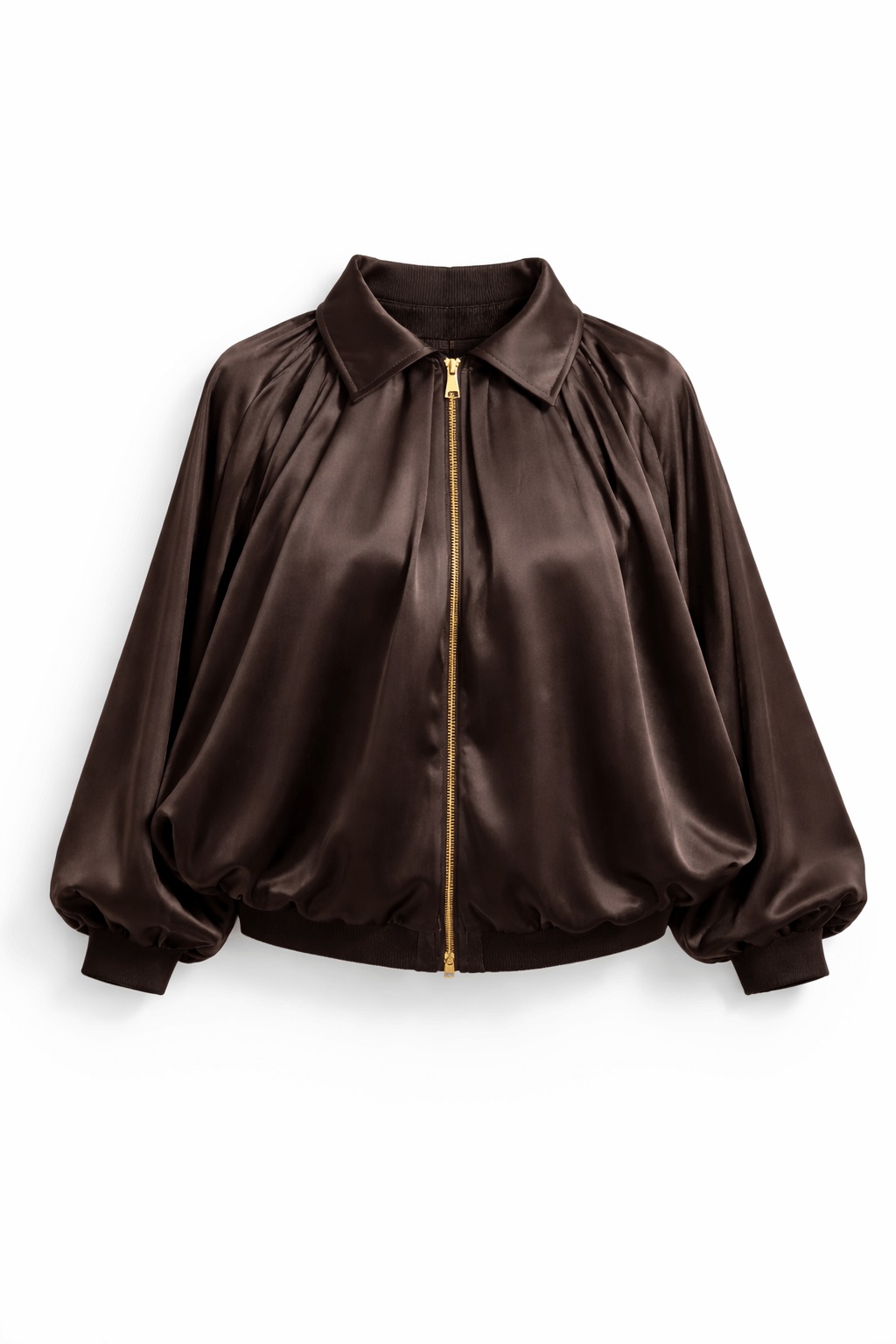Dunkelbrauner Blouson aus satinartigem Stoff mit goldfarbenem Reißverschluss, voluminösen Ärmeln und elastischen Bündchen, freigestellt vor weißem Hintergrund.