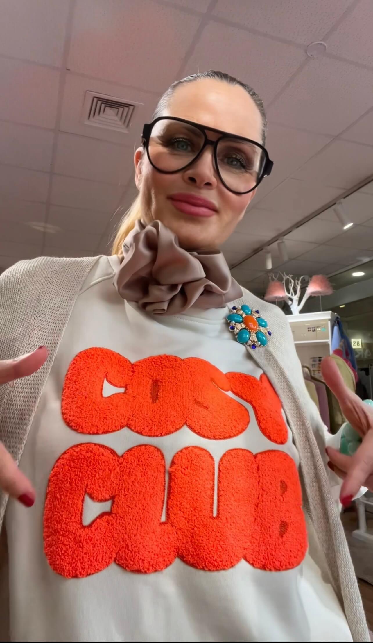 Cozy Club Sweatshirt Creme