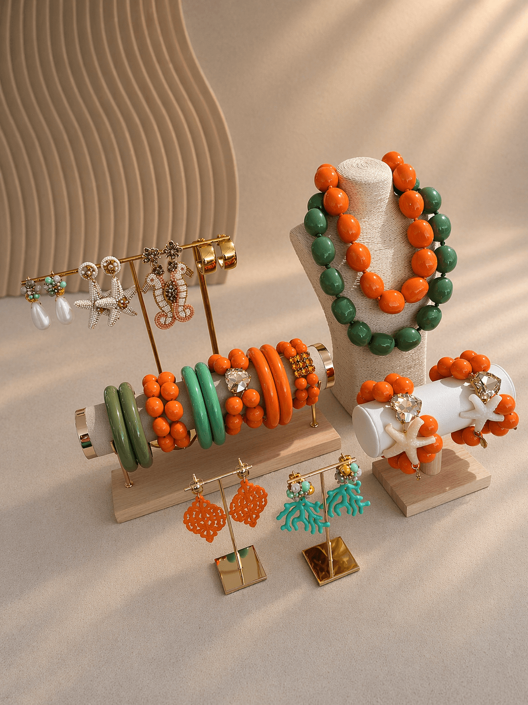 Schmuck Deko in vielen verschiedenen Farben.