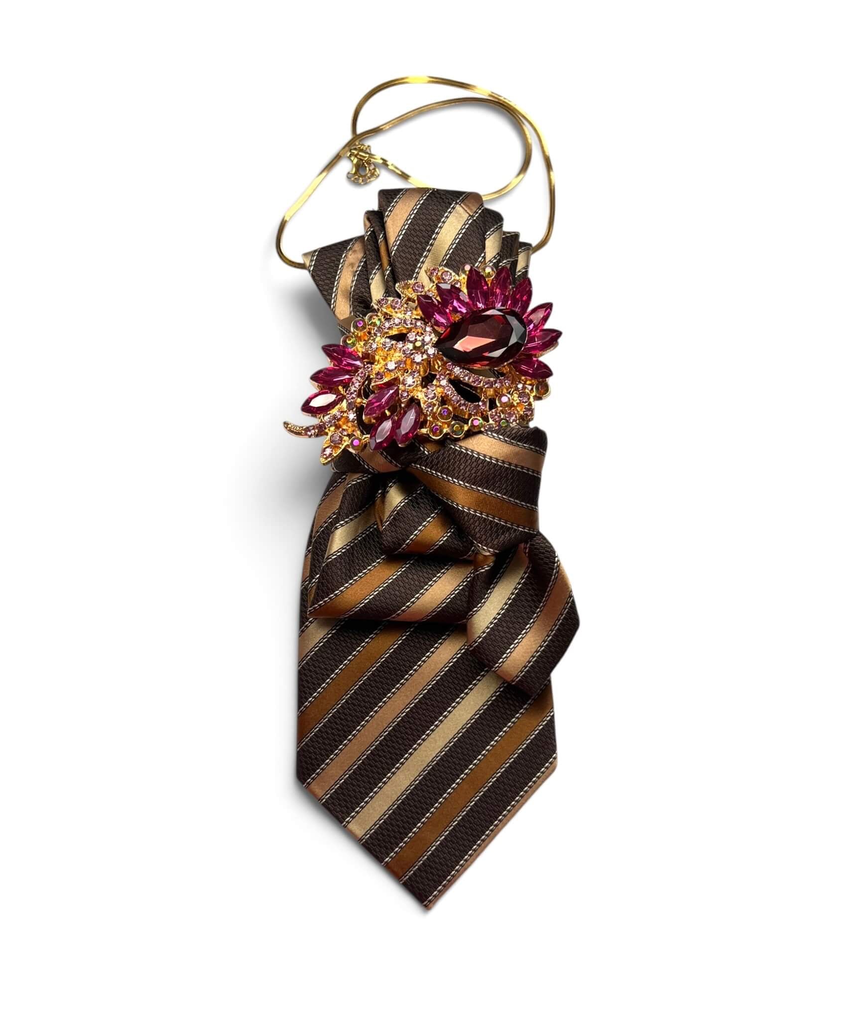 casapari-vintage-krawatte-milano-praline-pink-crystal-brosche.jpg