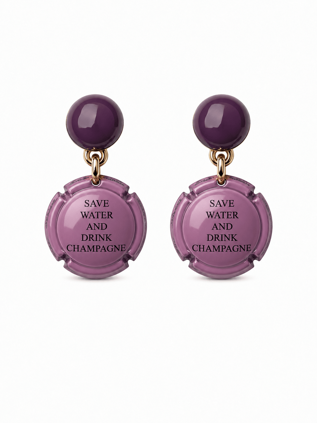 Handgefertigte Clip-Ohrringe in Rosé und Violett mit goldfarbenen Details aus der Kollektion Champagne Affair vor hellem Hintergrund.