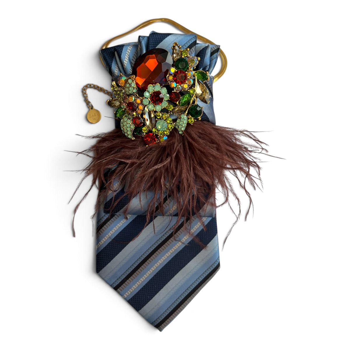 Feather Affair Blue Chocolate, blaue Streifenkrawatte mit dunkelbraunen Federn und Kristallbrosche