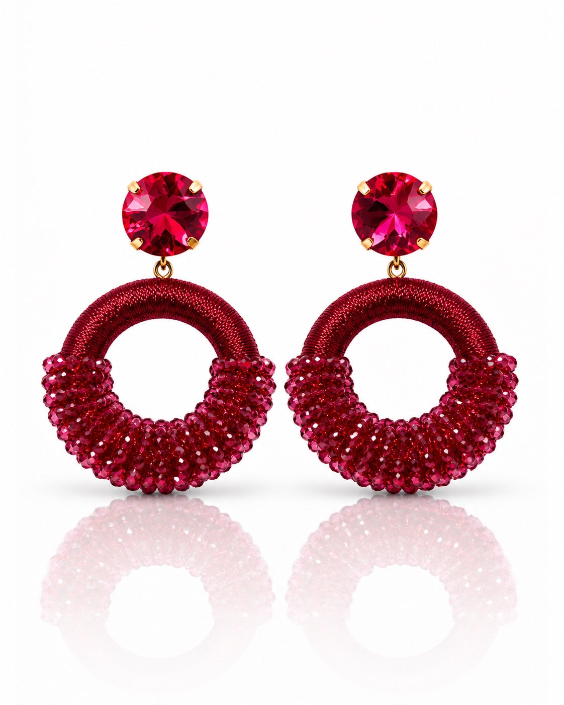 Ruby Glam Statement-Ohrstecker in Rubinrot mit Kristallsteckern und facettierten Glasperlen