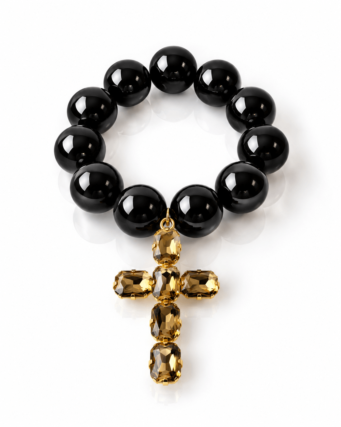 The Grand Cross Armband mit großen glänzenden schwarzen Resin-Perlen und Kreuzanhänger mit facettierten Kristallsteinen in Cognac.