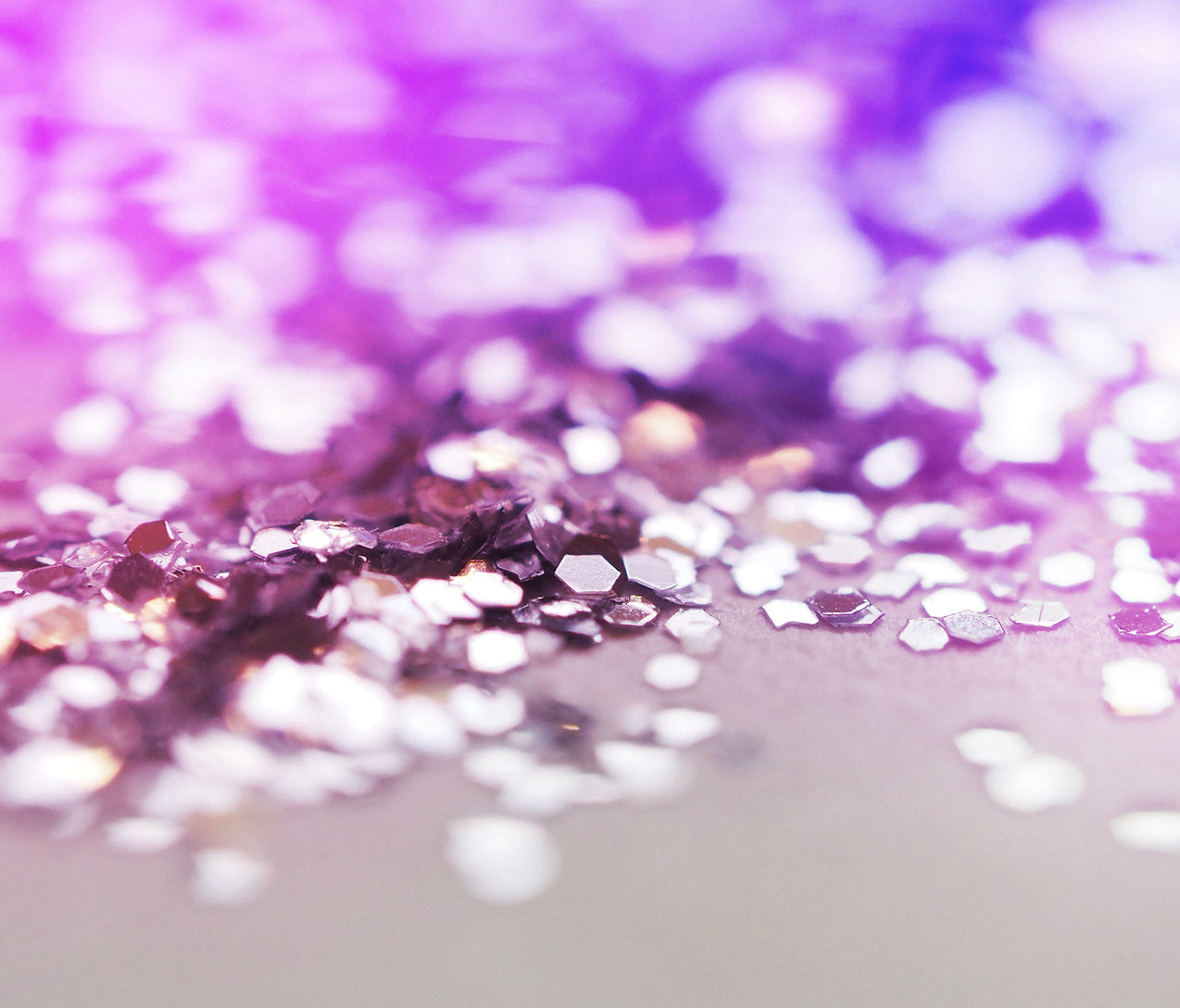 Glitzerplättchen in Pink.