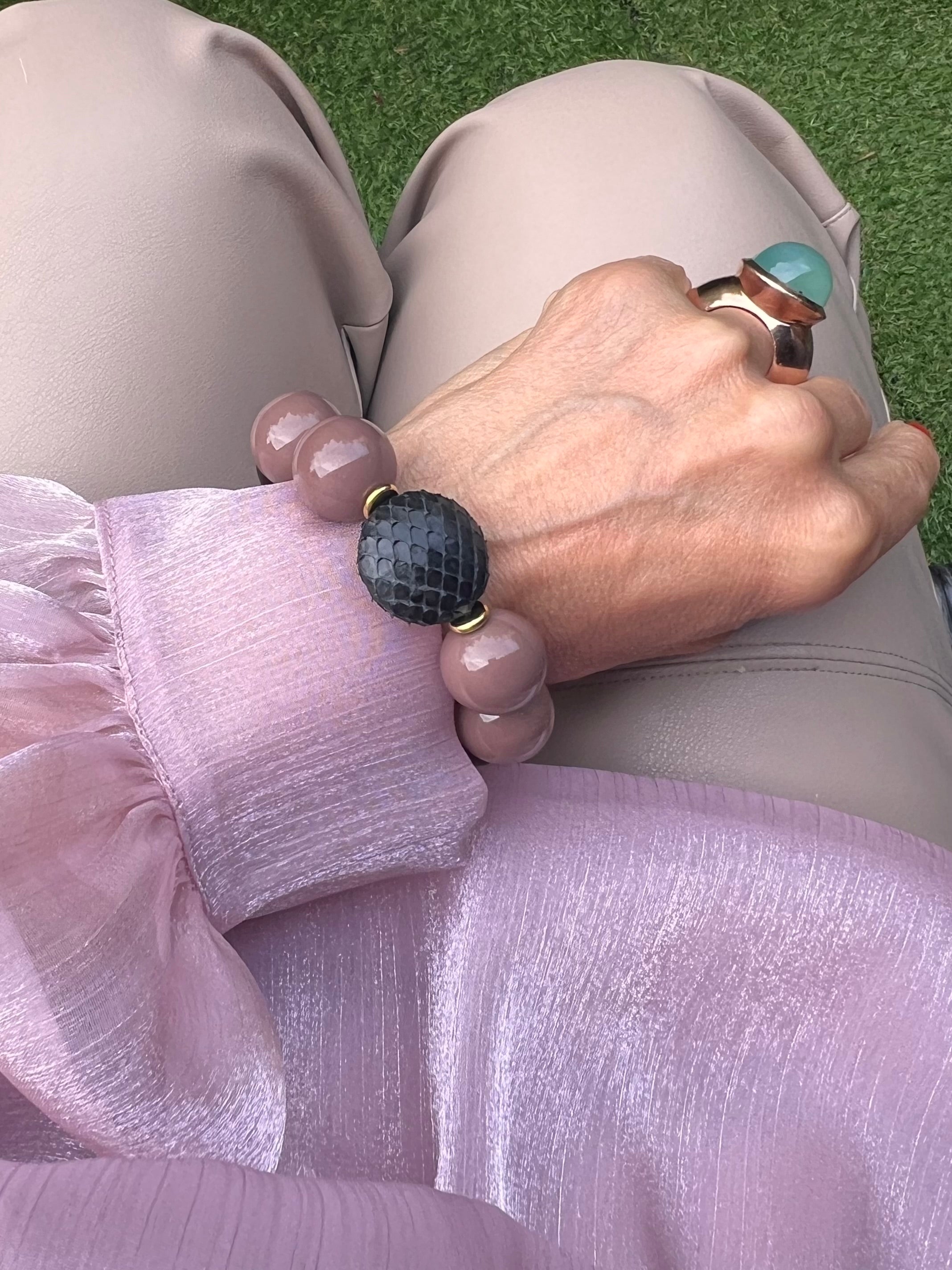 CASAPARI® Perlen Armband Autumn Glow Taupe Rochenleder