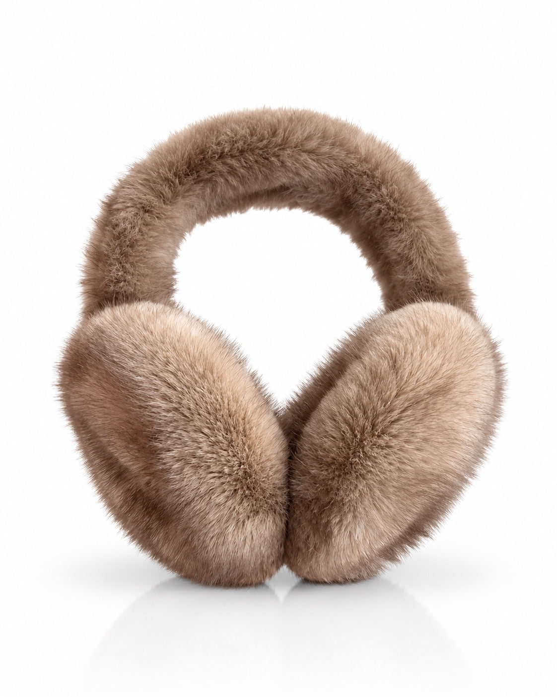 Fake-Fur-Ohrwärmer in hellem Taupe-Beige als Freisteller
