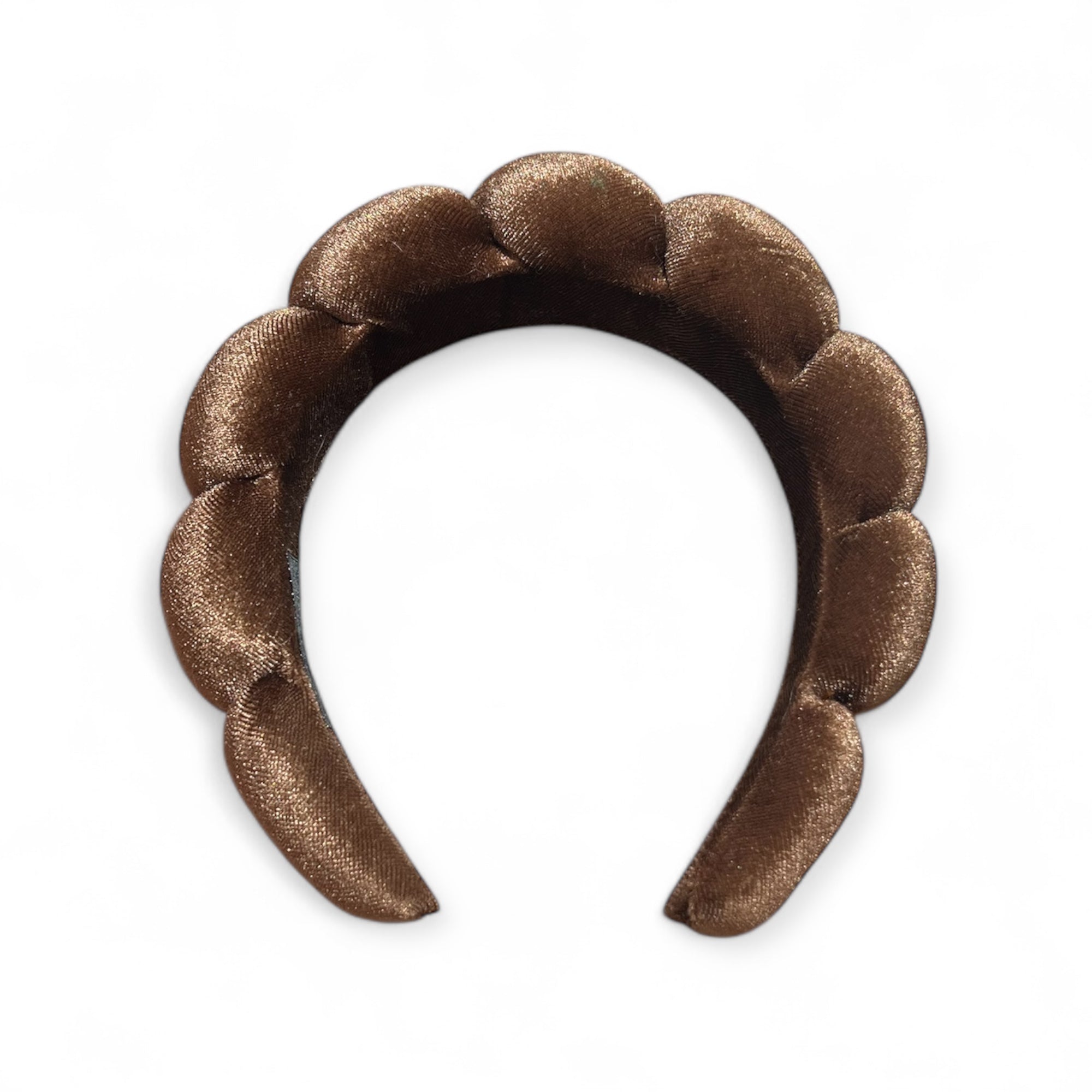 Haarreifen aus glänzendem Satin in Taupe, voluminös gepolstert, elegantes Accessoire für feminine Styles.