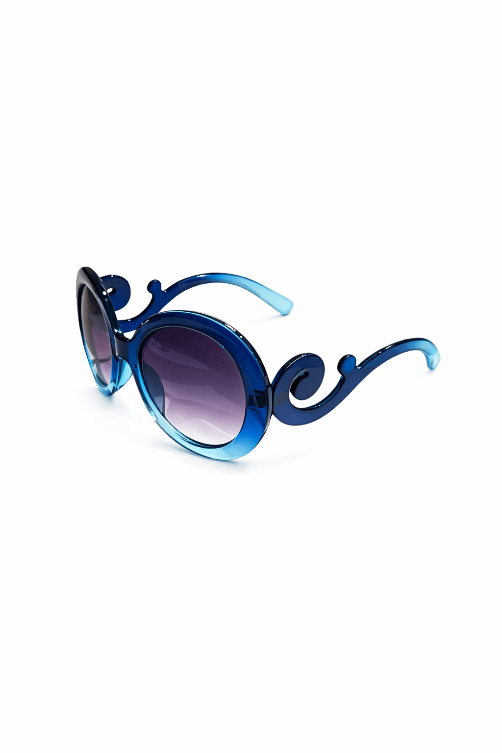 Sonnenbrille mit rundem, blauem Kunststoffrahmen und farbverlaufenden Gläsern; geschwungene Bügel; freigestellt auf hellem Hintergrund.