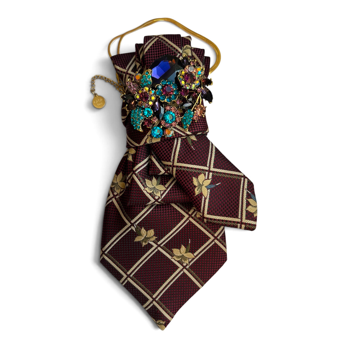 Burgunderfarbene Vintage-Seidenkrawatte mit goldenem Muster, mehrfarbiger Kristallbrosche und Edelstahlkette