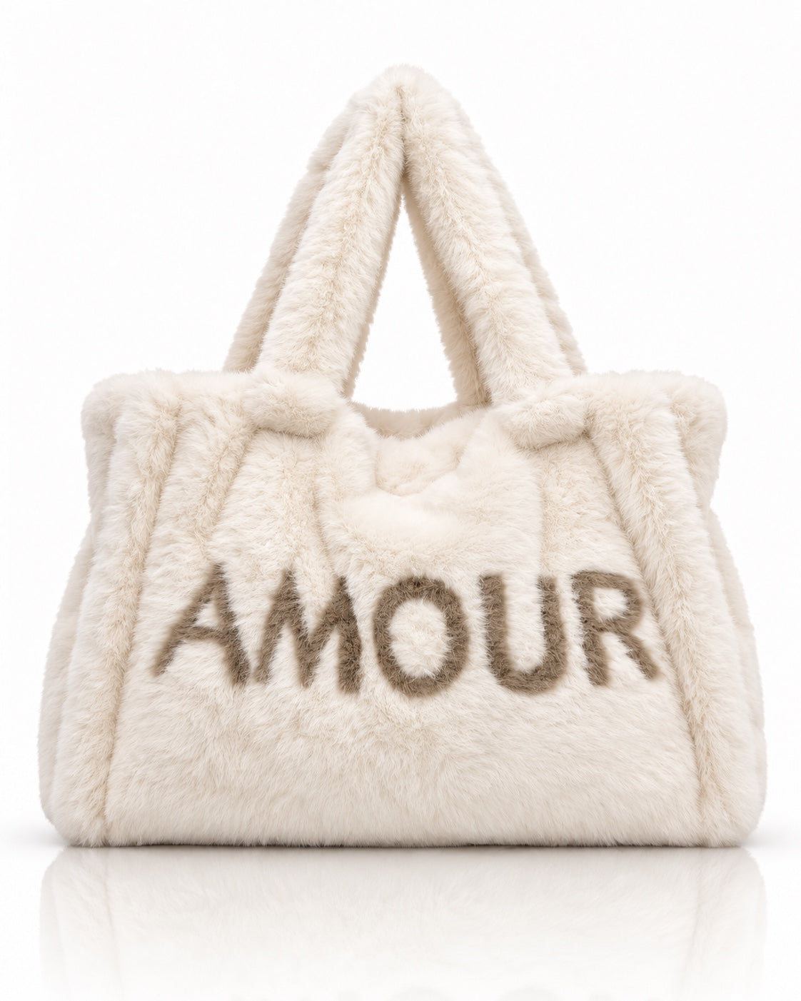 Cremeweißer großer Fake-Fur-Shopper mit langen Schulterhenkeln und braunem AMOUR-Schriftzug