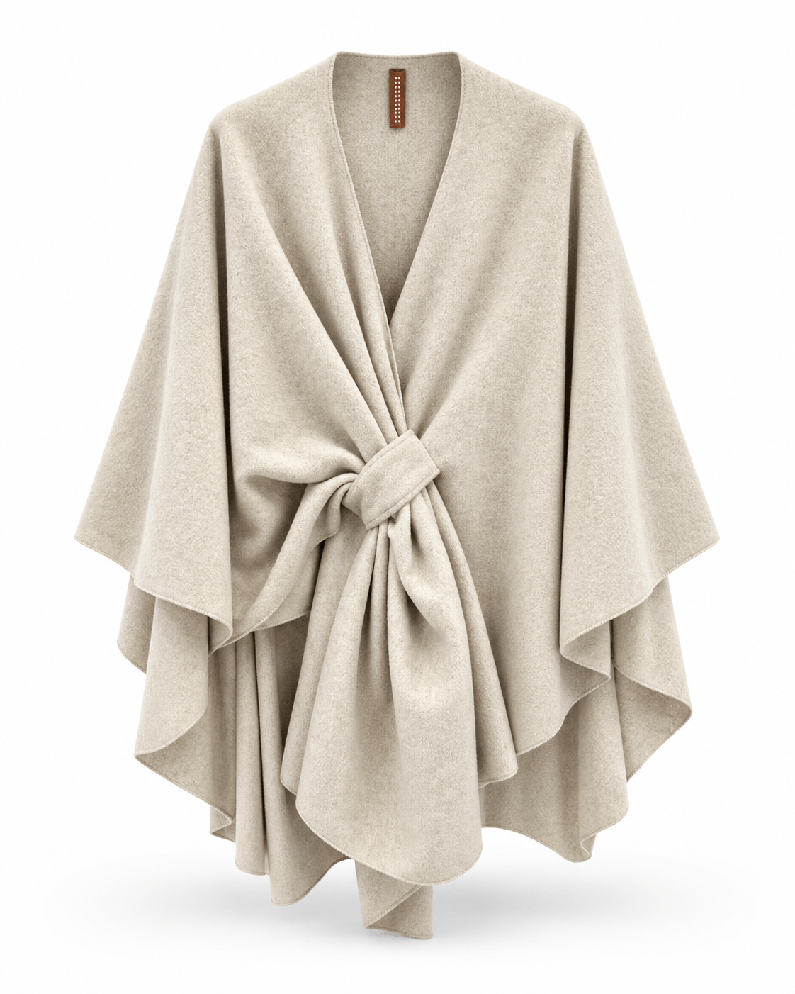 Cremefarbenes Damen-Cape in One Size mit weich fallender Form und dekorativer Drapierung auf der Vorderseite.