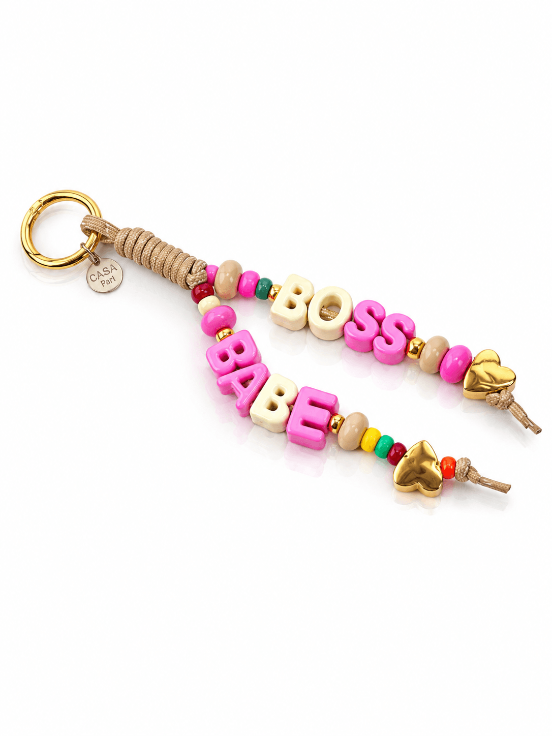 CASAPARI BOSS BABE Bag Charm mit pink-cremefarbenen Buchstaben, bunten Perlen und goldfarbenen Herzen