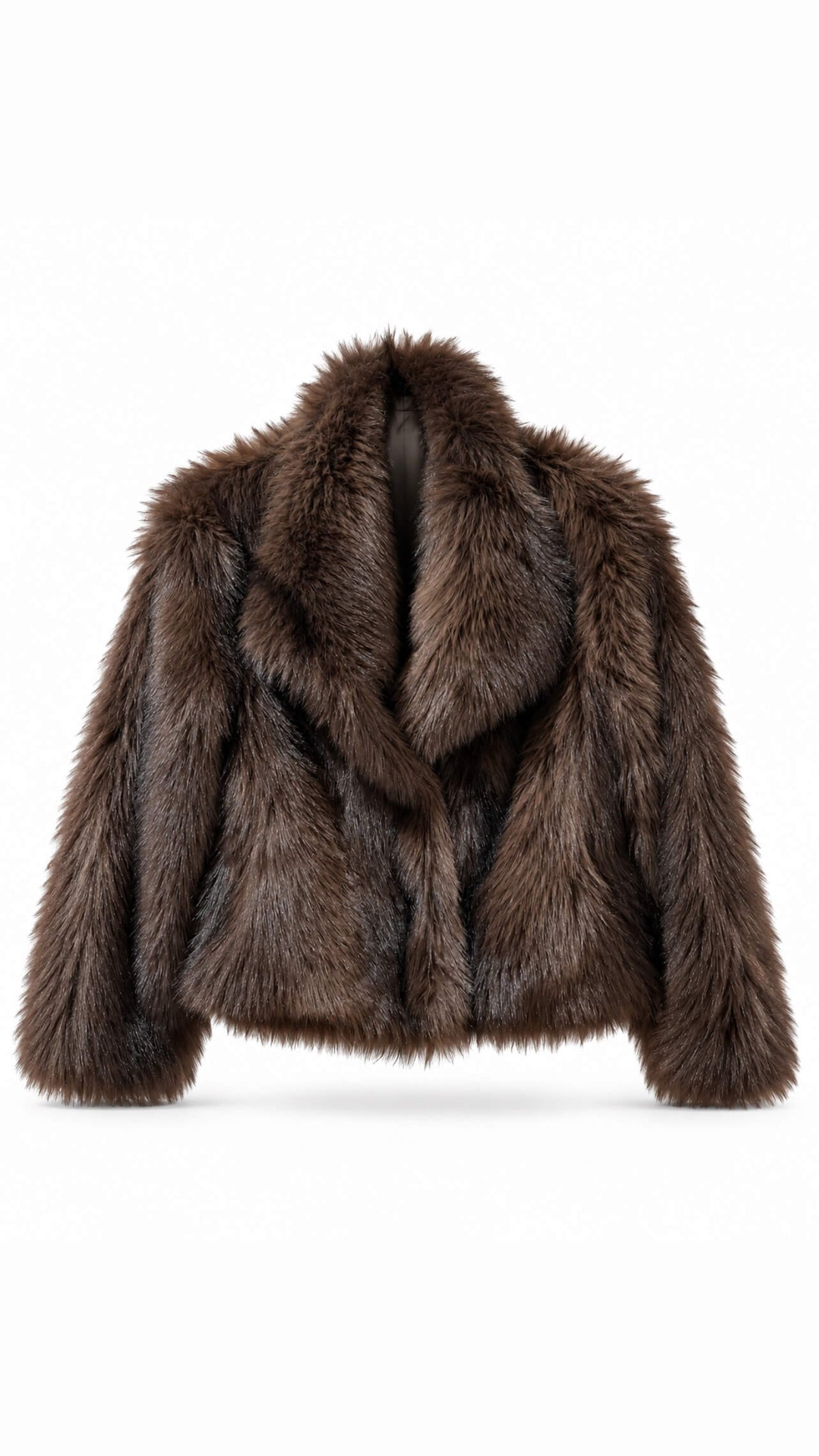 Braune Casapari Kunstpelzjacke mit voluminösem Kragen und kurzem, lässigem Schnitt in der Vorderansicht.