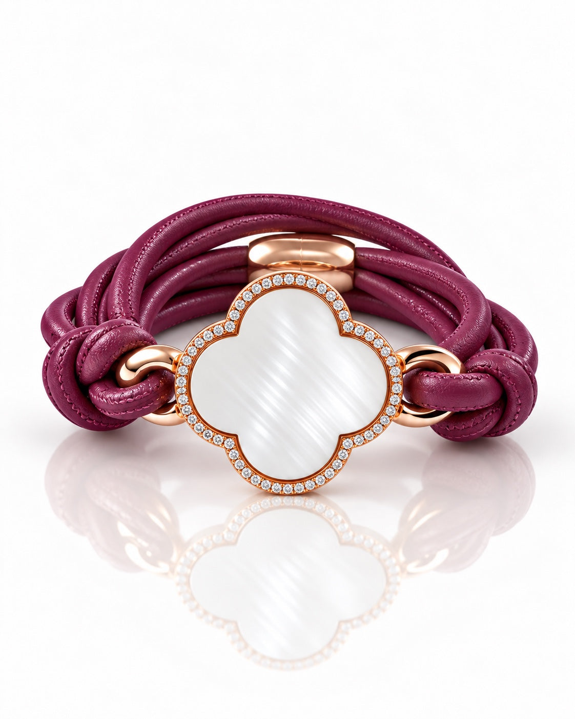 Pearl on Leather Armband aus italienischem Nappaleder in Berry mit echtem Perlmutt und Kristalldetails