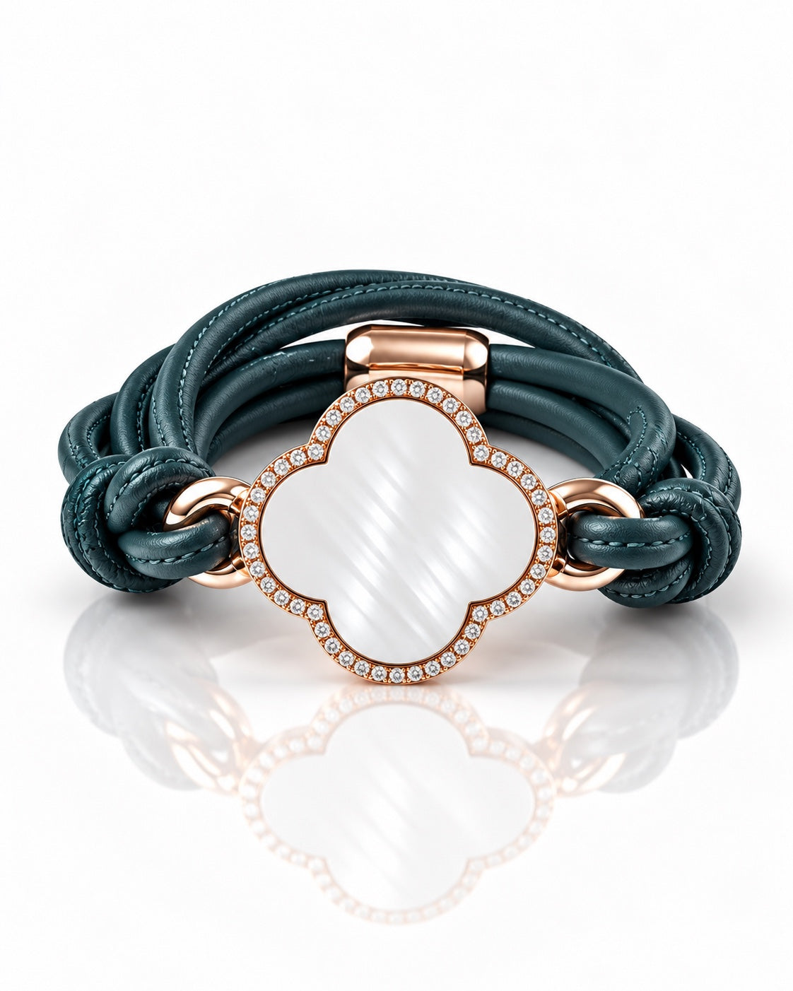 Pearl on Leather Armband aus italienischem Nappaleder in Petrol mit echtem Perlmutt und Kristalldetails