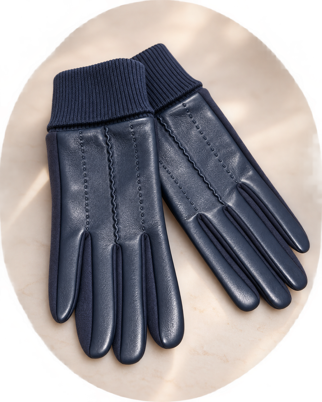 Soft Touch Handschuhe Navy Blue mit Narbung und Rippbund auf hellem Untergrund – KI-Bild